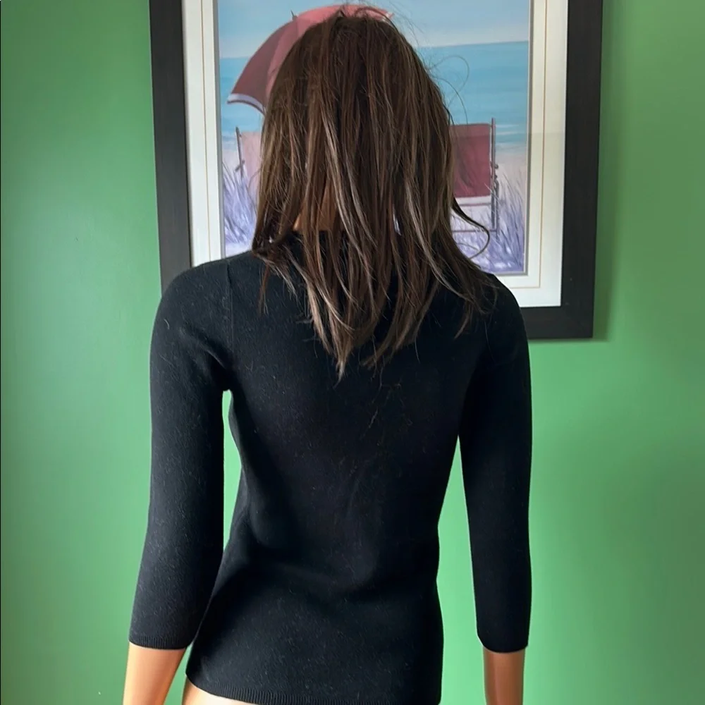 ⬛️⬛️EUC LOFT Black V-Neck Sweater with Form-Fitting Silhouette⬛️⬛️